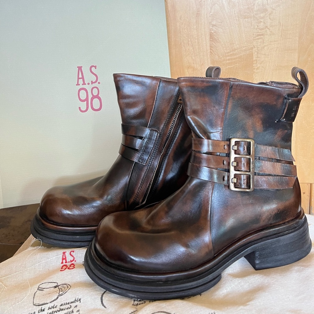 Sandra A.S.98 camel boots. Size 38 in EU and 7.5-8 in US